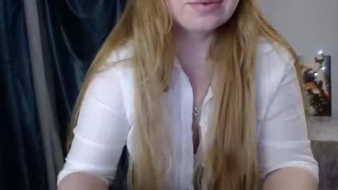 Snapshot of nightlaura chatting on 02/02/25, 11:32 nightlaura online show from 02/02/25, 11:32