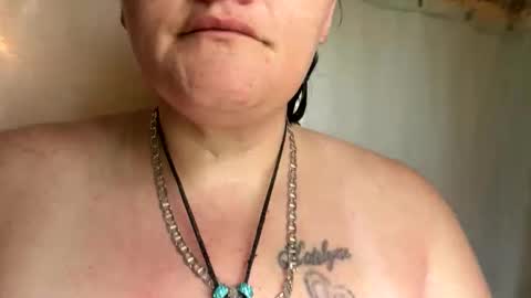 Snapshot of nightshade8807 chatting on 10/25/25, 05:40 nightshade8807 online show from 10/25/25, 05:40