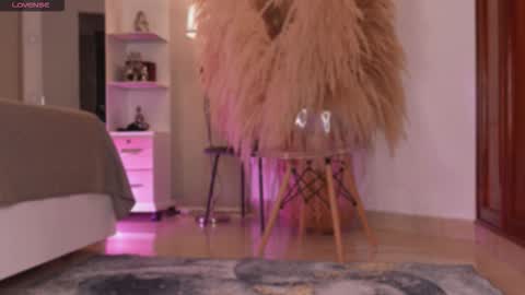 niiaa01 online show from 10/12/25, 03:16