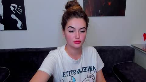 Snapshot of nika_tailor chatting on 09/21/25, 03:24 Nika online show from 09/21/25, 03:24