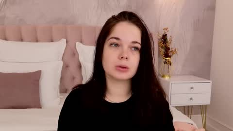 Snapshot of nikaflowers chatting on 10/21/25, 02:23 Nika online show from 10/21/25, 02:23