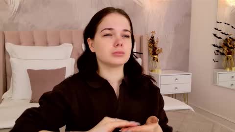 Snapshot of nikaflowers chatting on 10/22/25, 02:45 Nika online show from 10/22/25, 02:45