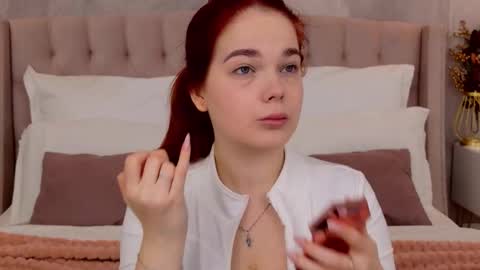 Snapshot of nikaflowers chatting on 11/17/25, 02:39 Nika online show from 11/17/25, 02:39