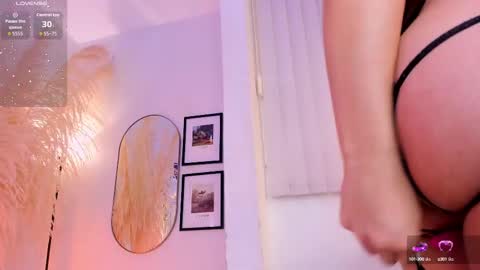 NIKA online show from 10/12/25, 01:15