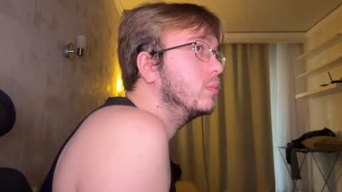 Snapshot of nikceline chatting on 10/31/25, 06:47 Celine online show from 10/31/25, 06:47