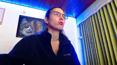 Snapshot of niki_1998 chatting on 01/22/25, 03:20 Natalia online show from 01/22/25, 03:20