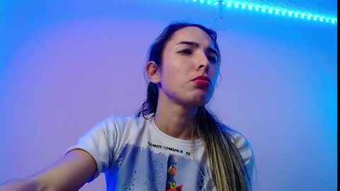 Snapshot of niki_1998 chatting on 03/11/25, 03:26 Natalia online show from 03/11/25, 03:26