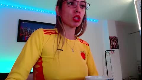 Snapshot of niki_1998 chatting on 09/10/25, 03:28 Natalia online show from 09/10/25, 03:28