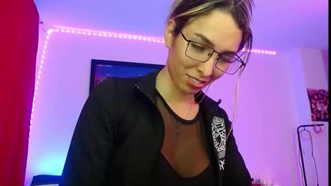 Snapshot of niki_1998 chatting on 09/13/25, 11:48 Natalia online show from 09/13/25, 11:48