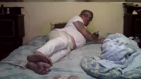 nikibutt19701970 online show from 10/20/25, 10:10