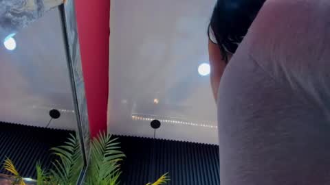 Snapshot of nikii_white chatting on 12/20/24, 12:41 nikii_white online show from 12/20/24, 12:41