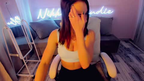 Snapshot of nikki_blondiee chatting on 01/03/25, 07:16 nikki_blondiee online show from 01/03/25, 07:16