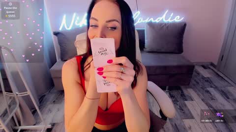 Snapshot of nikki_blondiee chatting on 01/22/25, 07:03 nikki_blondiee online show from 01/22/25, 07:03
