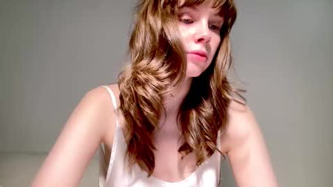 Nikki online show from 11/16/25, 09:48