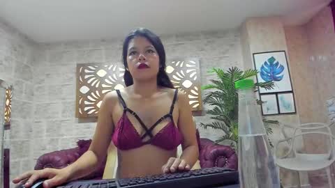Snapshot of nikki_milk chatting on 10/01/25, 02:56 Nikki online show from 10/01/25, 02:56