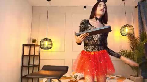 nikki_vesper online show from 10/31/25, 12:28