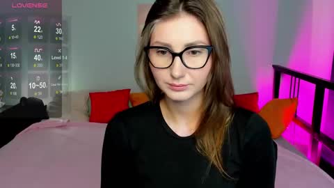 nikkikiss__ online show from 10/19/25, 01:28