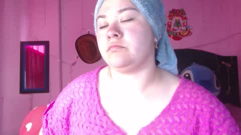 Snapshot of nikkirous_ chatting on 10/06/25, 12:35 Nikkirous online show from 10/06/25, 12:35