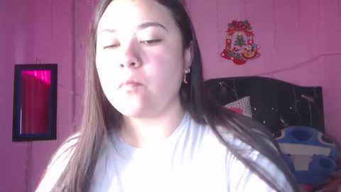 Snapshot of nikkirous_ chatting on 10/17/25, 12:19 Nikkirous online show from 10/17/25, 12:19