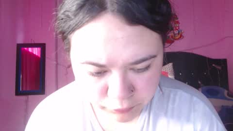 Snapshot of nikkirous_ chatting on 10/18/25, 12:39 Nikkirous online show from 10/18/25, 12:39