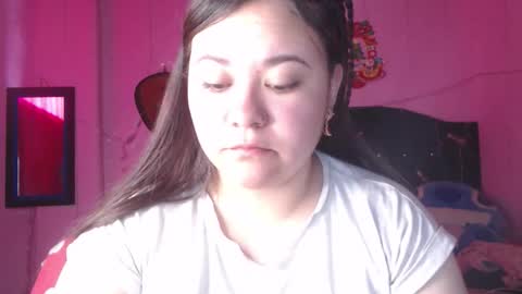 Snapshot of nikkirous_ chatting on 10/19/25, 02:07 Nikkirous online show from 10/19/25, 02:07