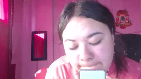 Snapshot of nikkirous_ chatting on 10/27/25, 01:04 Nikkirous online show from 10/27/25, 01:04