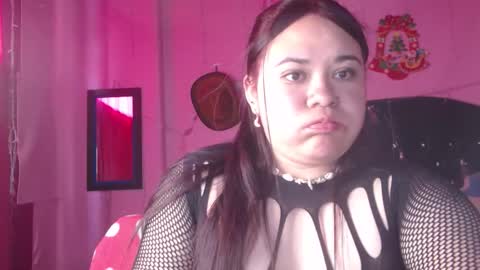 Snapshot of nikkirous_ chatting on 10/30/25, 05:13 Nikkirous online show from 10/30/25, 05:13