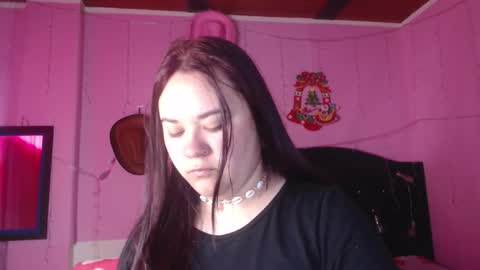 Snapshot of nikkirous_ chatting on 11/03/25, 02:07 Nikkirous online show from 11/03/25, 02:07