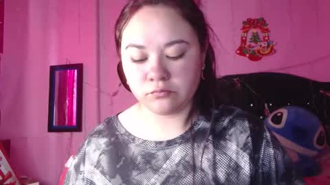 Snapshot of nikkirous_ chatting on 11/17/25, 02:45 Nikkirous online show from 11/17/25, 02:45