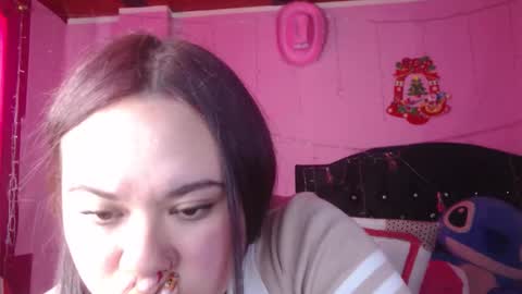 Snapshot of nikkirous_ chatting on 11/21/25, 05:44 Nikkirous online show from 11/21/25, 05:44