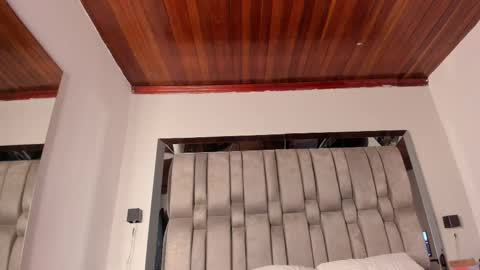     online show from 10/08/25, 11:30