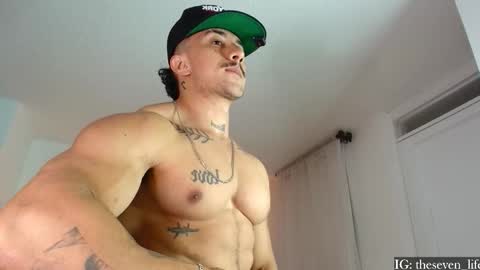 Snapshot of nikolaylisin chatting on 09/17/25, 05:20 Niko online show from 09/17/25, 05:20