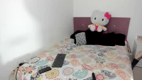 Snapshot of nikoleevanss chatting on 11/16/25, 05:35 Nikole online show from 11/16/25, 05:35