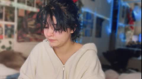 nikoli_naw online show from 10/19/25, 12:33