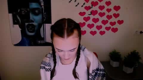 Snapshot of nikonara_ chatting on 12/12/24, 03:37 nikonara_ online show from 12/12/24, 03:37