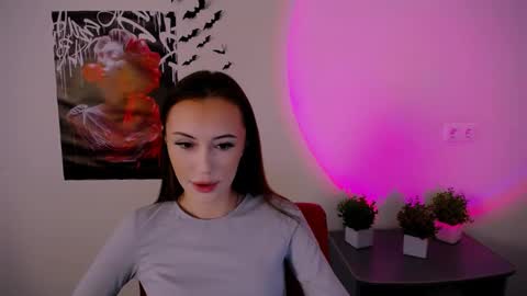 Snapshot of nikonara_ chatting on 02/11/25, 01:51 nikonara_ online show from 02/11/25, 01:51