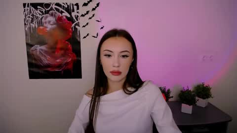 Snapshot of nikonara_ chatting on 02/13/25, 01:48 nikonara_ online show from 02/13/25, 01:48