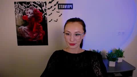 Snapshot of nikonara_ chatting on 02/17/25, 05:43 nikonara_ online show from 02/17/25, 05:43