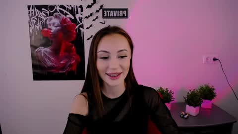 Snapshot of nikonara_ chatting on 03/08/25, 11:58 nikonara_ online show from 03/08/25, 11:58