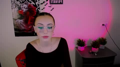 Snapshot of nikonara_ chatting on 03/09/25, 07:15 nikonara_ online show from 03/09/25, 07:15