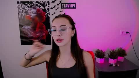 Snapshot of nikonara_ chatting on 03/11/25, 10:29 nikonara_ online show from 03/11/25, 10:29