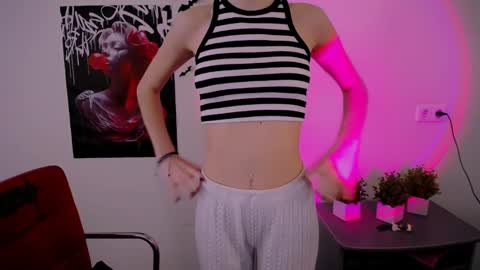 Snapshot of nikonara_ chatting on 03/12/25, 11:31 nikonara_ online show from 03/12/25, 11:31