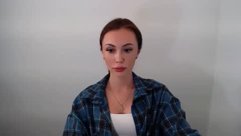 Snapshot of nikonara_ chatting on 09/21/25, 12:29 nikonara_ online show from 09/21/25, 12:29