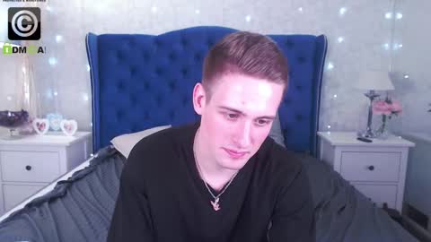 Snapshot of niksers chatting on 03/01/25, 10:42 Nick online show from 03/01/25, 10:42