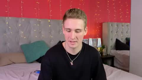 Snapshot of niksers chatting on 03/05/25, 11:27 Nick online show from 03/05/25, 11:27