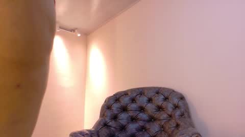 Snapshot of niky_smit chatting on 10/03/25, 10:34 NIKY SMIT online show from 10/03/25, 10:34