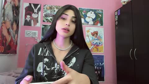 Nikylaine online show from 12/16/24, 12:06