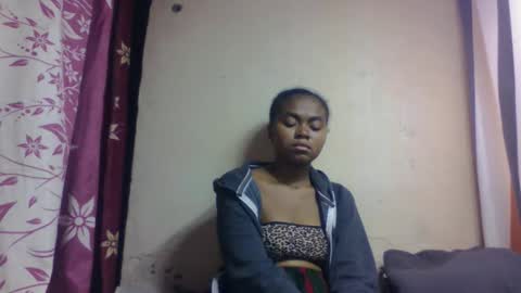 nilah online show from 10/16/25, 07:37