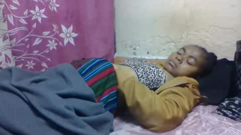 nilah online show from 10/31/25, 02:34