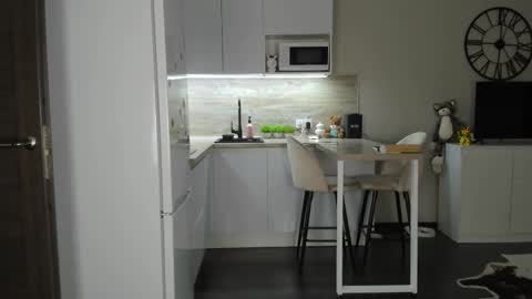 Snapshot of nilliluv chatting on 10/07/25, 08:39 Bella online show from 10/07/25, 08:39